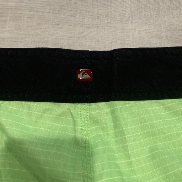 QUIKSILVER Board Shorts Bathing Suite Size 34 Grey Green - Picture 7 of 8